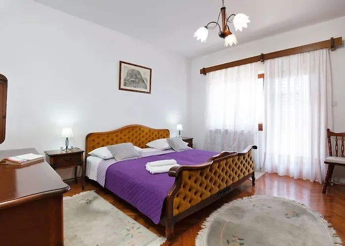 With Parking Spaces Drnis, Zagora - 12769