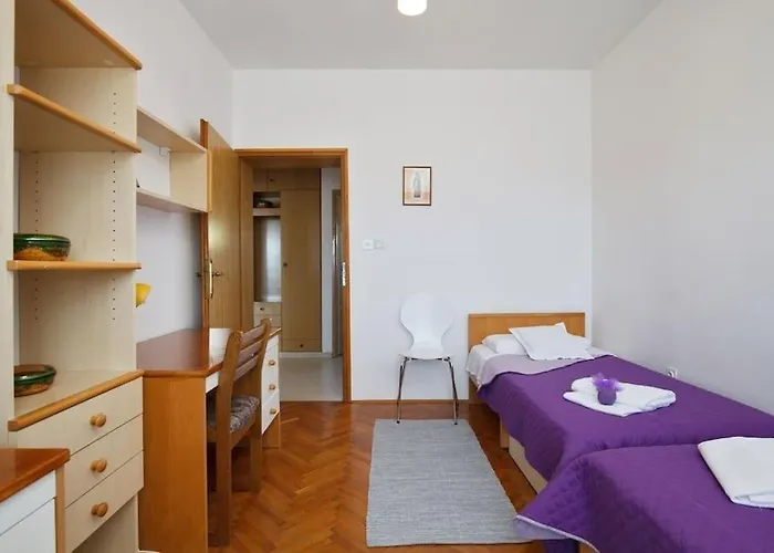 With Parking Spaces Drnis, Zagora - 12769 * Drniš