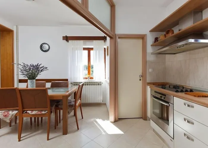 With Parking Spaces Drnis, Zagora - 12769 * Drniš